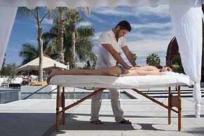 HS HOTSSON Hotel Leon