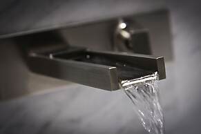 HS HOTSSON Hotel Leon