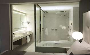 The Mira Hong Kong Hotel