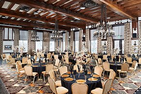 Hotel Alex Johnson Rapid City, Curio Collection by Hilton