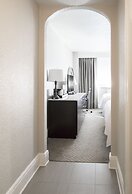 Hotel Alex Johnson Rapid City, Curio Collection by Hilton