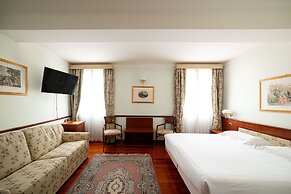 Phi Hotel dei Medaglioni