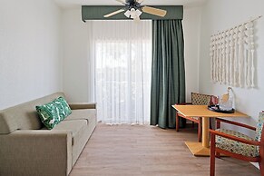 Palm Tree Club Miami Hotel