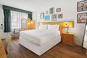 Palm Tree Club Miami Hotel