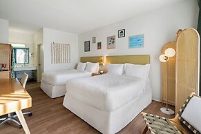 Palm Tree Club Miami Hotel