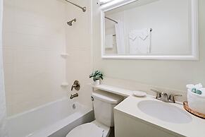 Palm Tree Club Miami Hotel