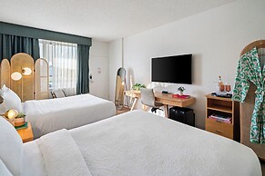 Palm Tree Club Miami Hotel