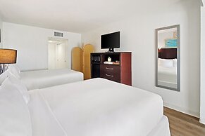 Palm Tree Club Miami Hotel