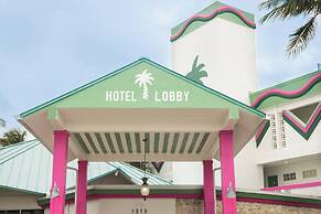 Palm Tree Club Miami Hotel