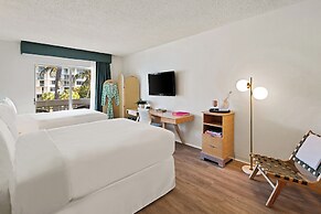 Palm Tree Club Miami Hotel