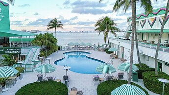 Palm Tree Club Miami Hotel