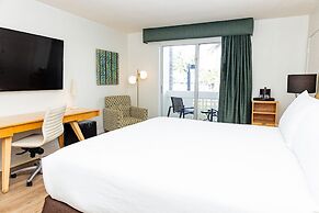 Palm Tree Club Miami Hotel