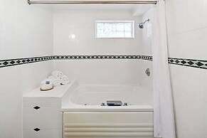 Palm Tree Club Miami Hotel