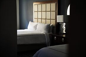The Adolphus, Autograph Collection
