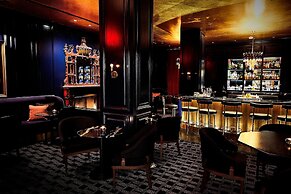 The Adolphus, Autograph Collection