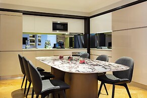 La Clef Tour Eiffel Paris by The Crest Collection