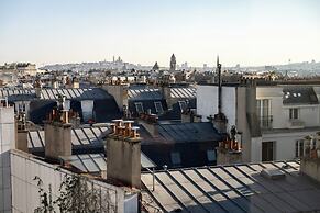 La Clef Tour Eiffel Paris by The Crest Collection
