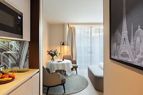 La Clef Tour Eiffel Paris by The Crest Collection