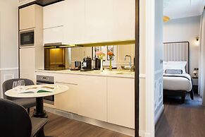 La Clef Tour Eiffel Paris by The Crest Collection