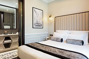 La Clef Tour Eiffel Paris by The Crest Collection