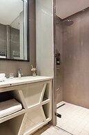 La Clef Tour Eiffel Paris by The Crest Collection