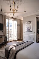 La Clef Tour Eiffel Paris by The Crest Collection