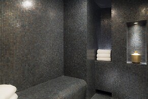 La Clef Tour Eiffel Paris by The Crest Collection