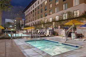 Home2Suites by Hilton Anaheim Resort