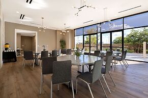 Home2Suites by Hilton Anaheim Resort