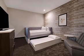 Home2Suites by Hilton Anaheim Resort