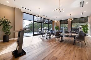 Home2Suites by Hilton Anaheim Resort