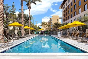 Home2Suites by Hilton Anaheim Resort