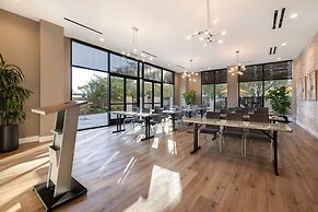 Home2Suites by Hilton Anaheim Resort