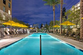 Home2Suites by Hilton Anaheim Resort