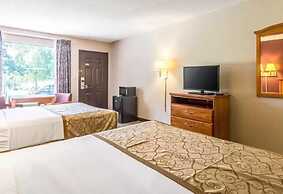 The Parkwood Inn & Suites