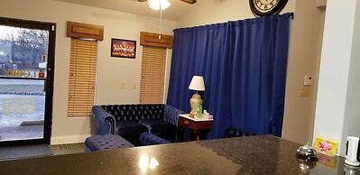 The Parkwood Inn & Suites