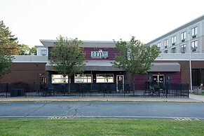 DoubleTree by Hilton Mahwah