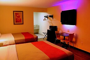 Motel 6 Winnie, TX