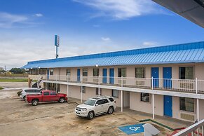 Motel 6 Winnie, TX