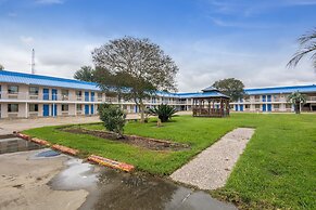 Motel 6 Winnie, TX