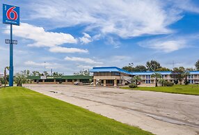 Motel 6 Winnie, TX