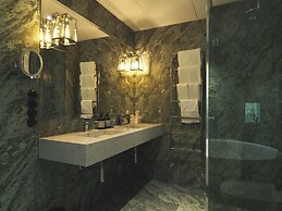 Victory Hotel