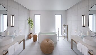 Avani+ Barbarons Seychelles