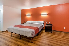 Motel 6 Arlington, TX - UTA