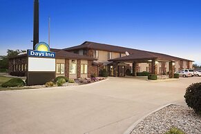 Days Inn by Wyndham Oglesby/ Starved Rock