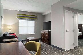 Hampton Inn & Suites Newport News (Oyster Point)