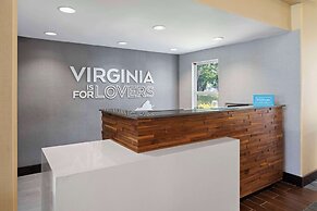 Hampton Inn & Suites Newport News (Oyster Point)