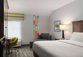 Hampton Inn & Suites Newport News (Oyster Point)