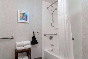 Hampton Inn & Suites Newport News (Oyster Point)