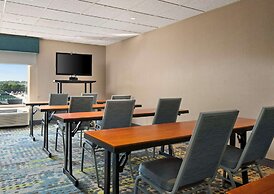 Hampton Inn & Suites Newport News (Oyster Point)